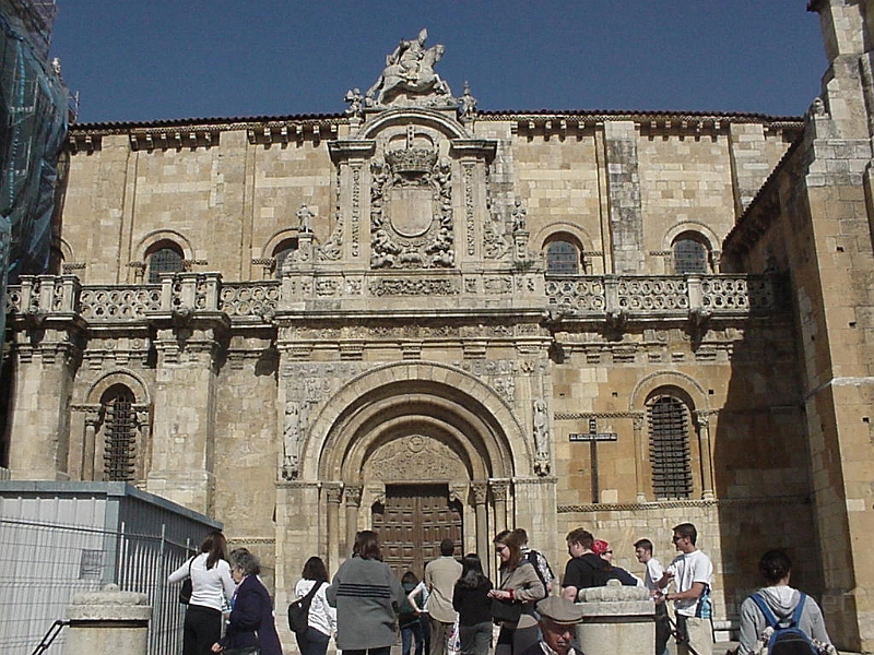 Basilica De San Isidro In Leon.jpg